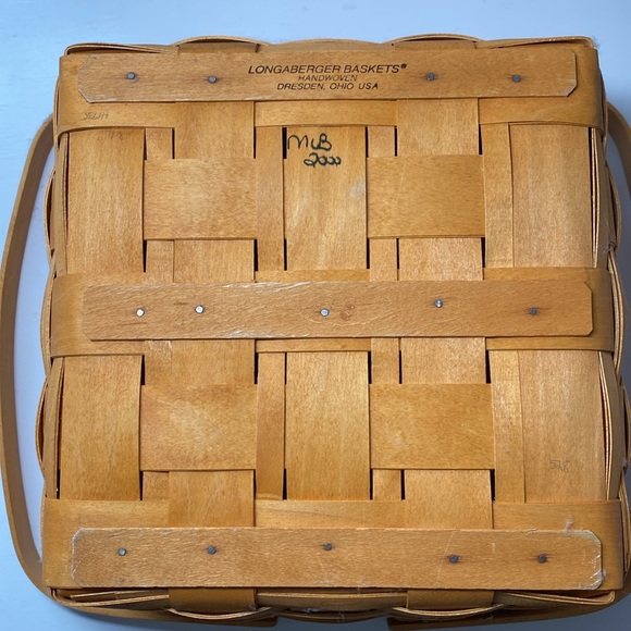 Longaberger Pie Carrier with Protector and Riser - Picture 3 of 16